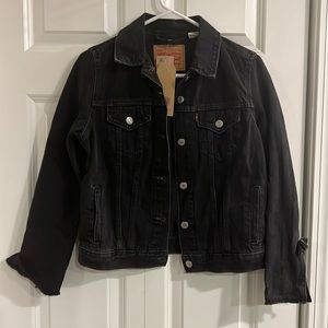 Black Levi’s jean jacket